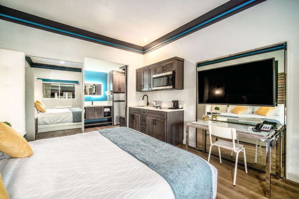 Deluxe King Studio interior